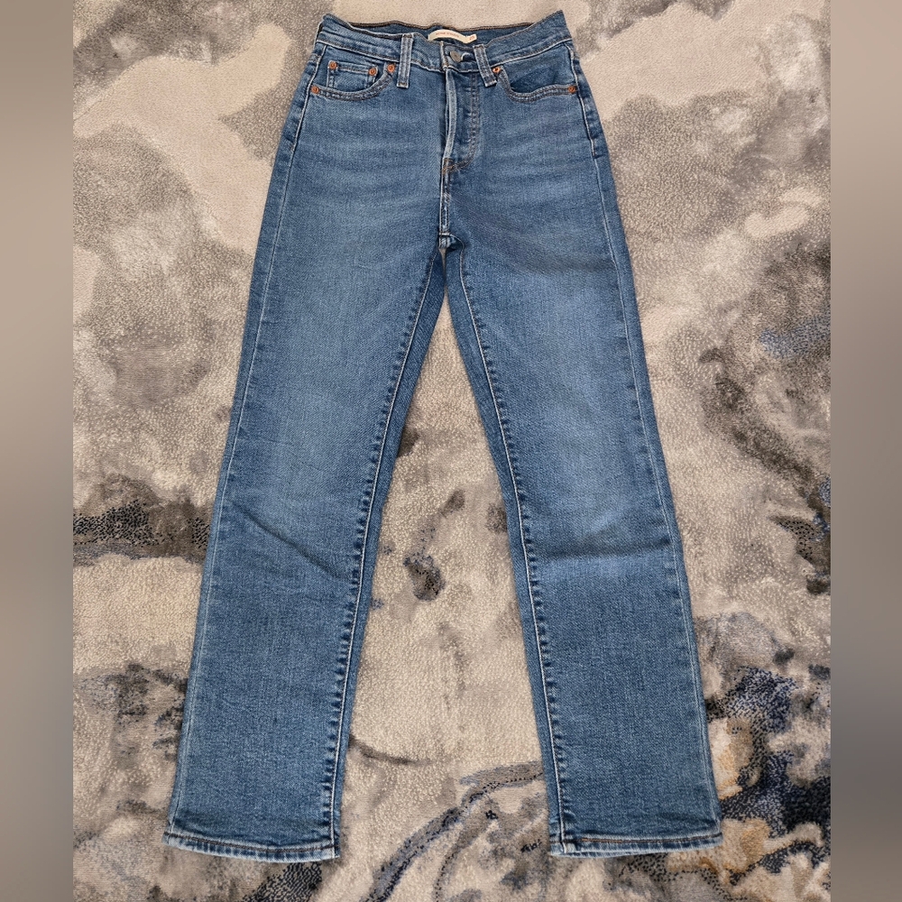 Levi Steaight Leg
